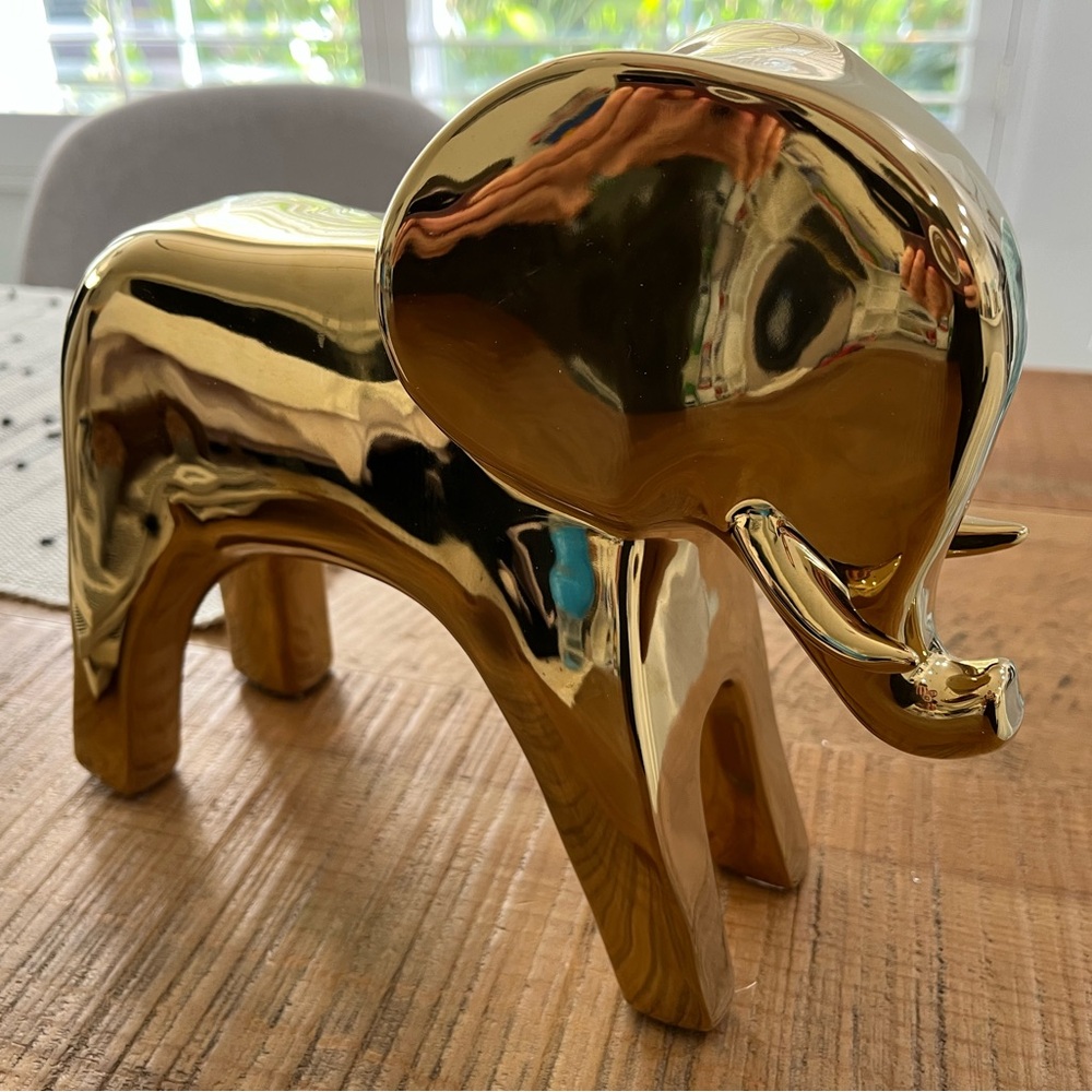 Elephant decor nursery